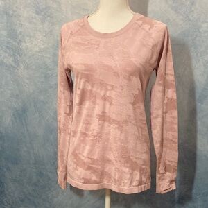 💜2for$35💜 Athleta Momentum Camo Long Sleeve Top Delicate Pink Raglan Sleeves